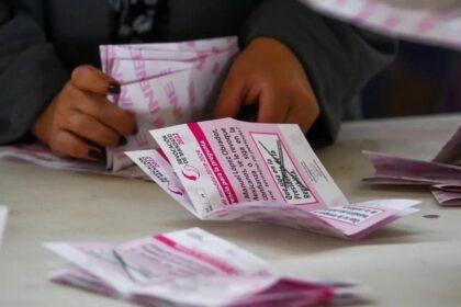 Diputados proponen adelantar revocación de mandato a 2027