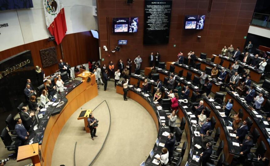Senado avala reforma que limita pensiones de servidores públicos