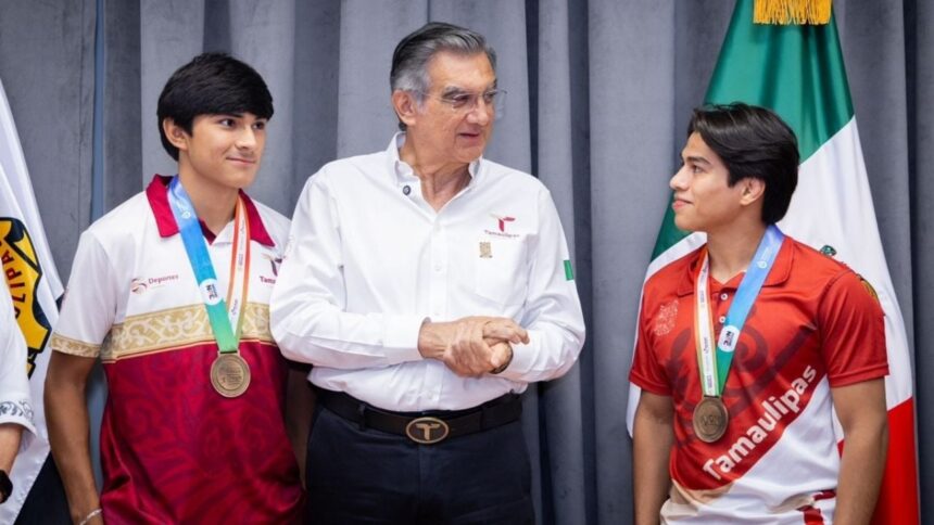 Américo Villarreal reconoce a medallistas de Olimpiada Nacional 2026