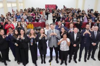Puebla capacitará a 400 mujeres para impulsar turismo y comercio