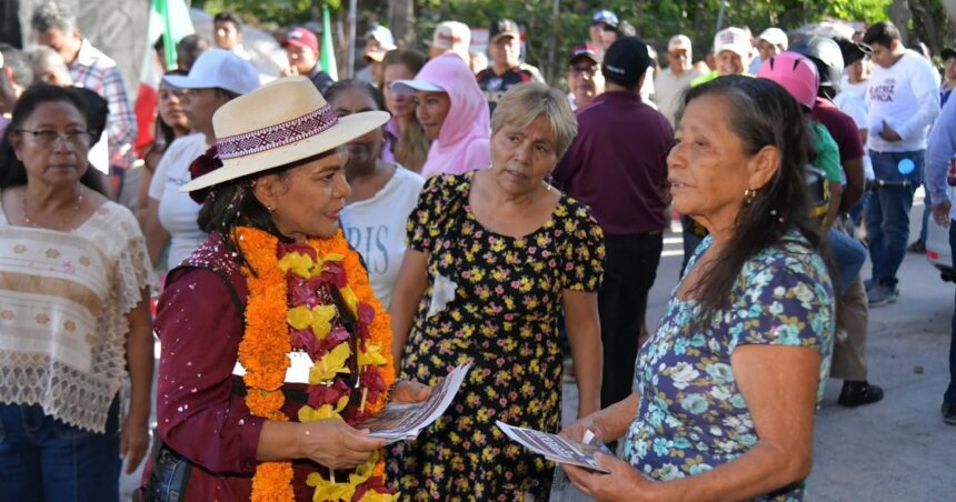 Beatriz Mojica impulsa becas y proyectos juveniles en Chilpancingo