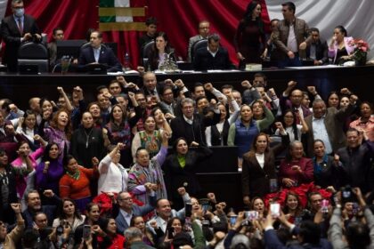 Morena respalda a López Beltrán tras veto de visa en EU