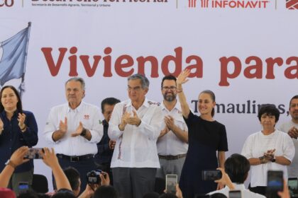 Sheinbaum entrega viviendas en Reynosa y duplica meta social