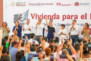 Sheinbaum entrega viviendas del Bienestar a familias en Reynosa