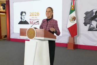 Depósito de $5,800 a universitarios de Jóvenes Escribiendo el Futuro en octubre 2026