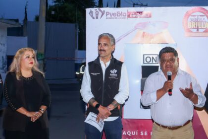 Puebla moderniza alumbrado público en la colonia México 83