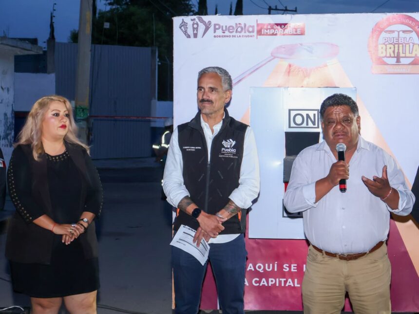 Puebla moderniza alumbrado público en la colonia México 83