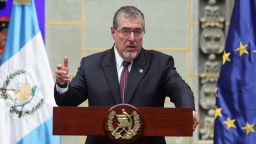 Sheinbaum denuncia deportación de mexicanos a Centroamérica por EE.UU.