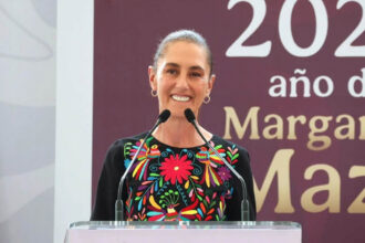 Sheinbaum reúne a 330 mil en gira de resultados en 18 estados