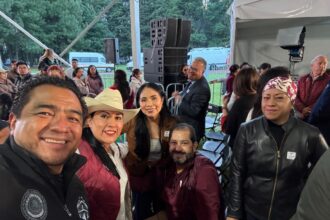 Sheinbaum rinde informe en Toluca con respaldo de diputados