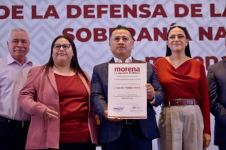 Morena designa a Carlos Torres Piña coordinador en Michoacán