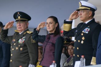 Sheinbaum pide a cadetes priorizar a México sobre intereses propios