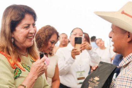 Margarita González Saravia rinde informe por dos años en Morelos